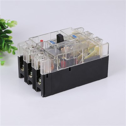 Wyłącznik automatyczny obudowy modułu